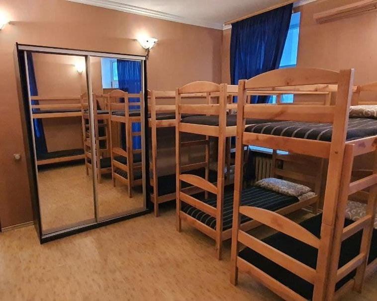 Хостел На Льва Толстого Kijev Kültér fotó